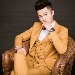 超薄丝袜肥臀小说
